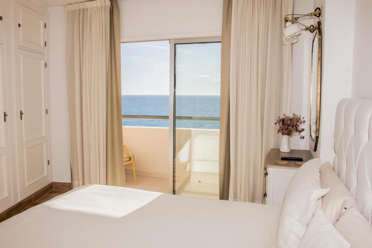 Beachfront Apartment In Fuengirola With Sea Views Ngoại thất bức ảnh