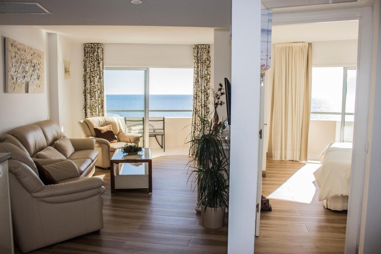Beachfront Apartment In Fuengirola With Sea Views Ngoại thất bức ảnh