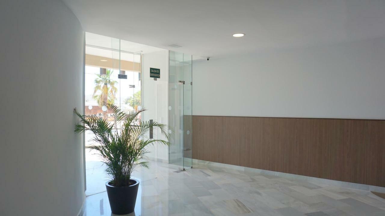 Beachfront Apartment In Fuengirola With Sea Views Ngoại thất bức ảnh