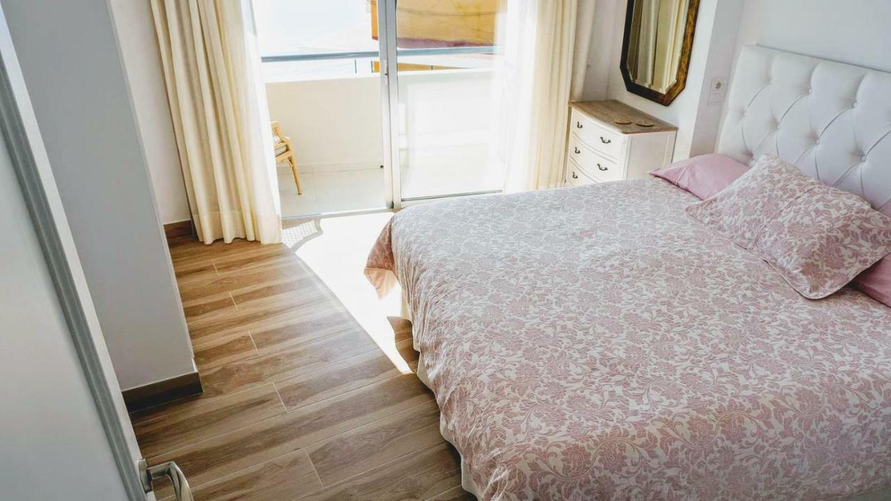 Beachfront Apartment In Fuengirola With Sea Views Ngoại thất bức ảnh
