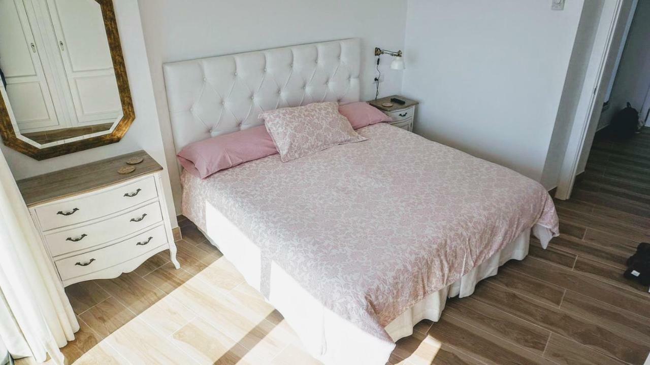 Beachfront Apartment In Fuengirola With Sea Views Ngoại thất bức ảnh